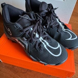 Nike Kids Black and Silver football cleats Sneakers size 4 boys